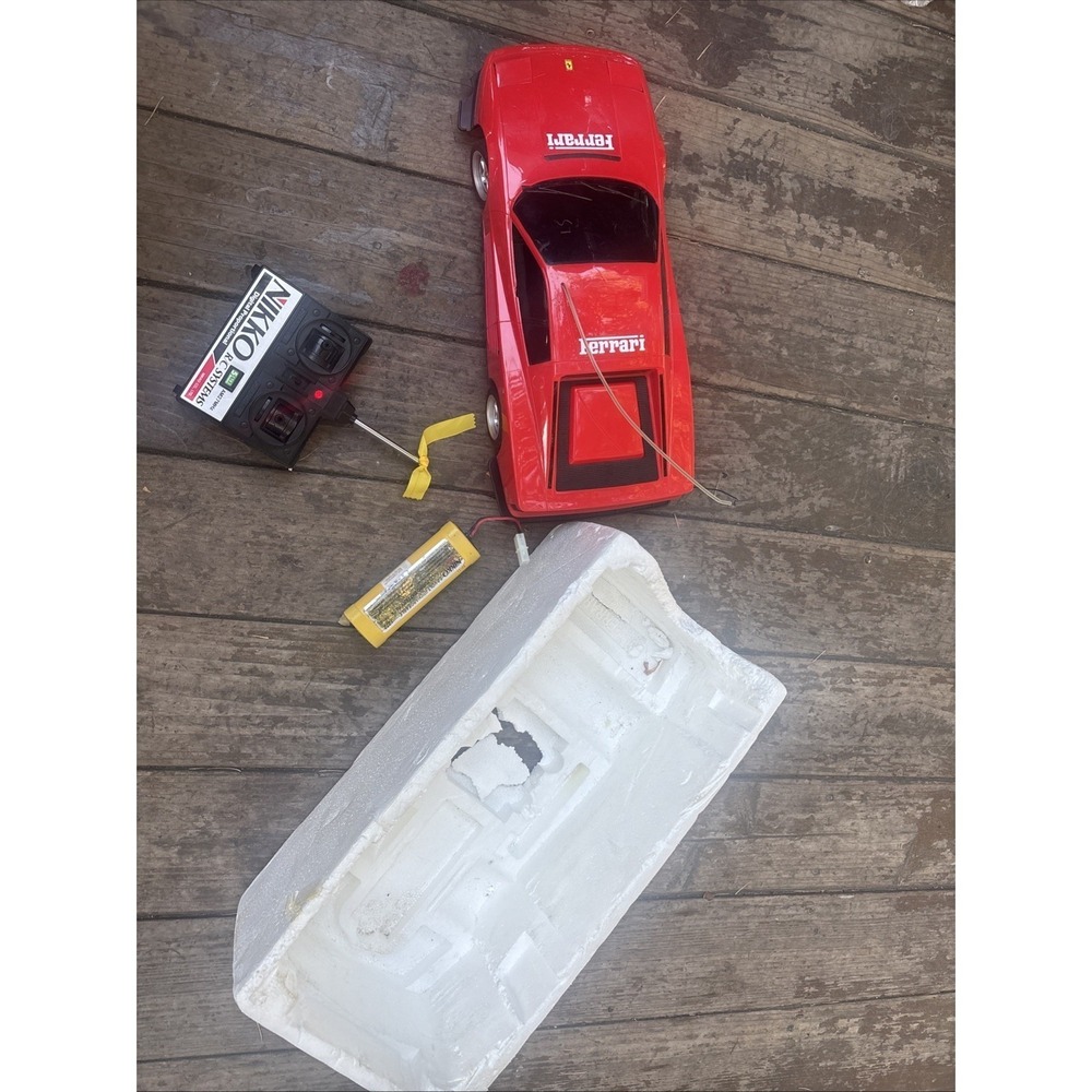 Vintage 1986 Nikko Ferrari Testarossa 1:18 RC Car Remote & Original Foam Red